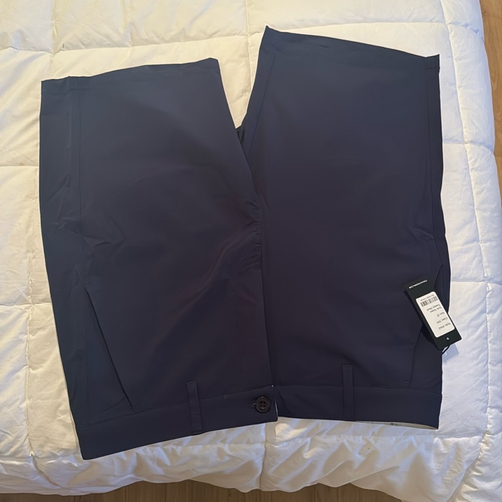 Straight Down Navy Blue Shorts Size 32